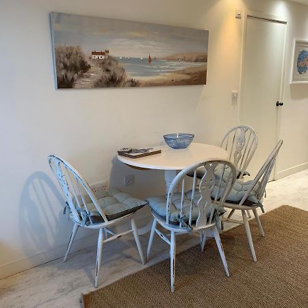Villa Little Karenza Is The Perfect Cornish Getaway à Saint Anthony Extérieur photo