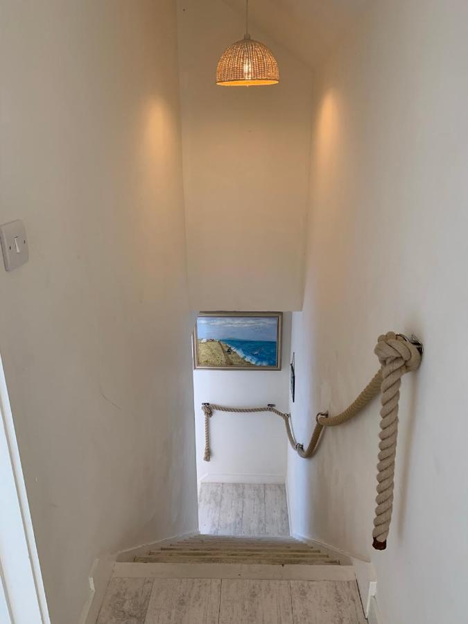 Villa Little Karenza Is The Perfect Cornish Getaway à Saint Anthony Extérieur photo